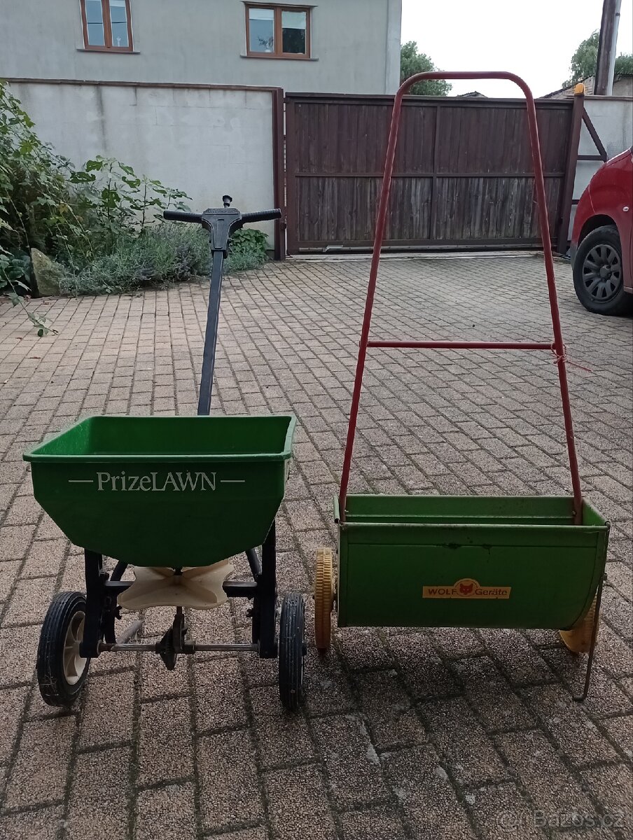 Zahradní rozmetadlo/ posypový vozík