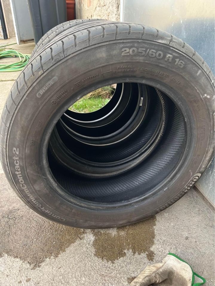 Pneu 205/60 16"