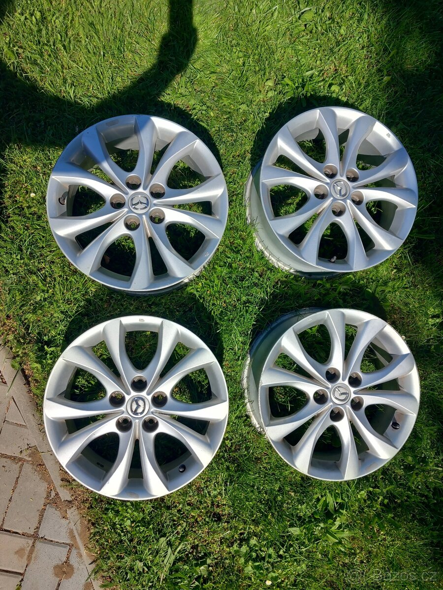 Lité kola mazda 17
