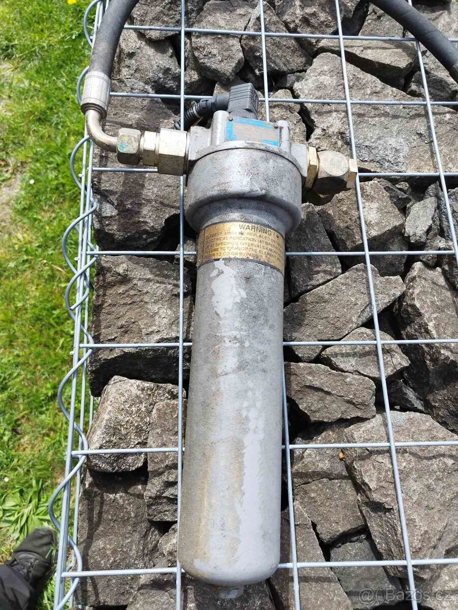 Filtr hydraulického systému