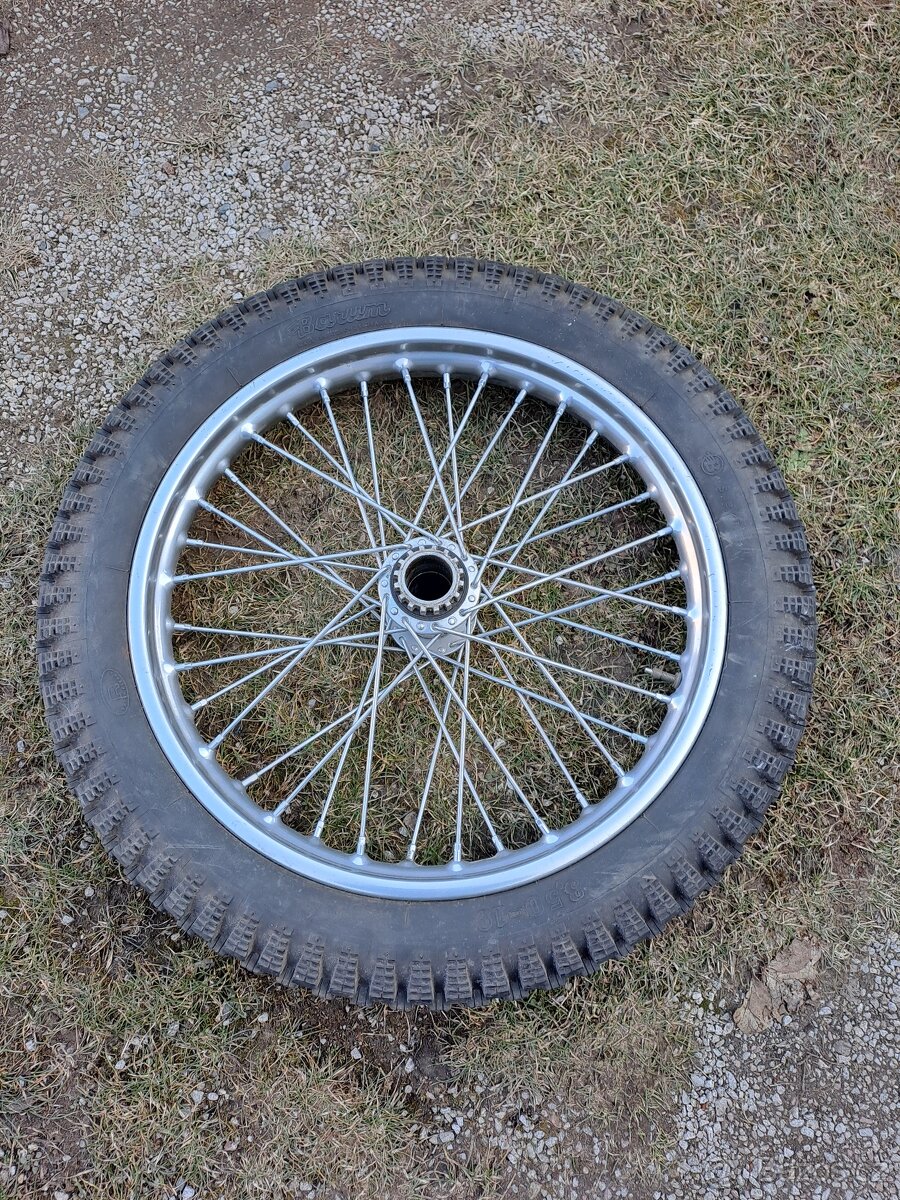 Zadní kolo na Jawa 500 OHC 01