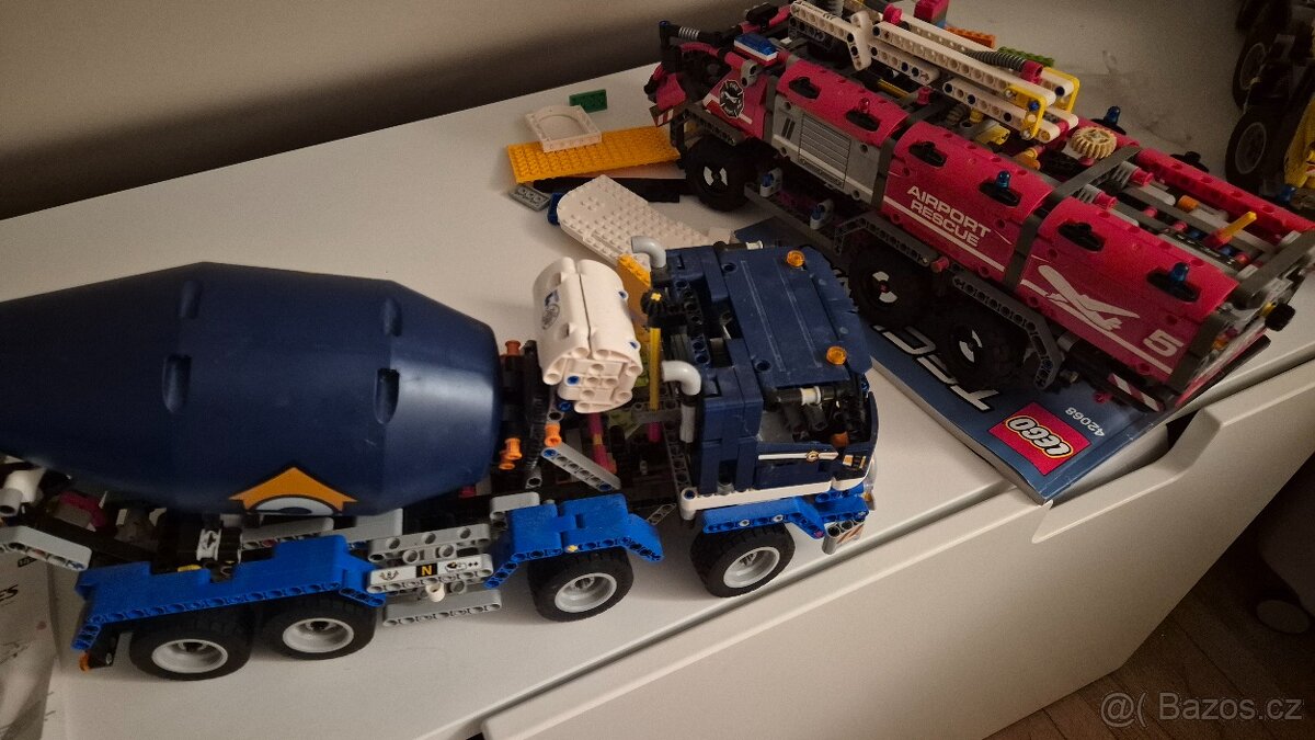 Prodám lego technic za půlku