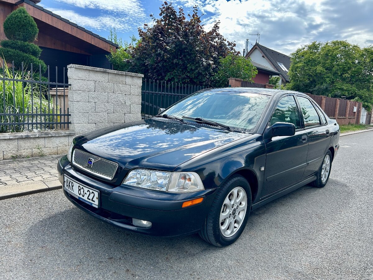 VOLVO S40 Sedan 2.0T 121KW 2000 / KLIMATIZACE / NOVÁ STK
