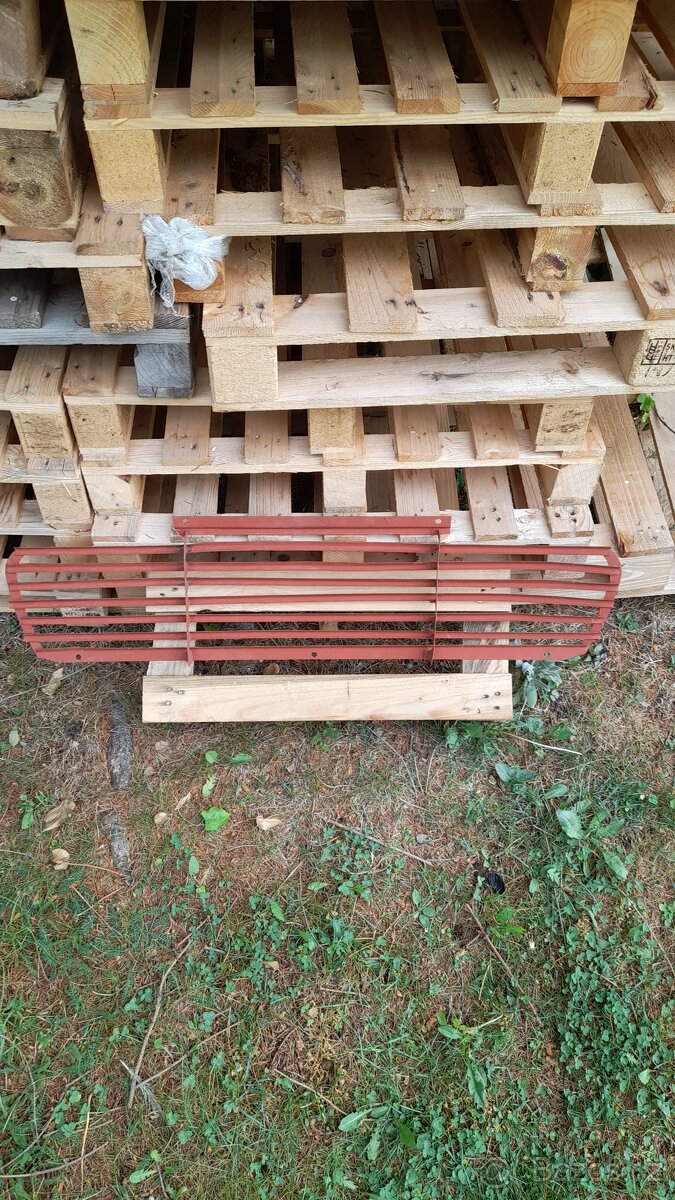 Prodám mřížku masky škoda 1202