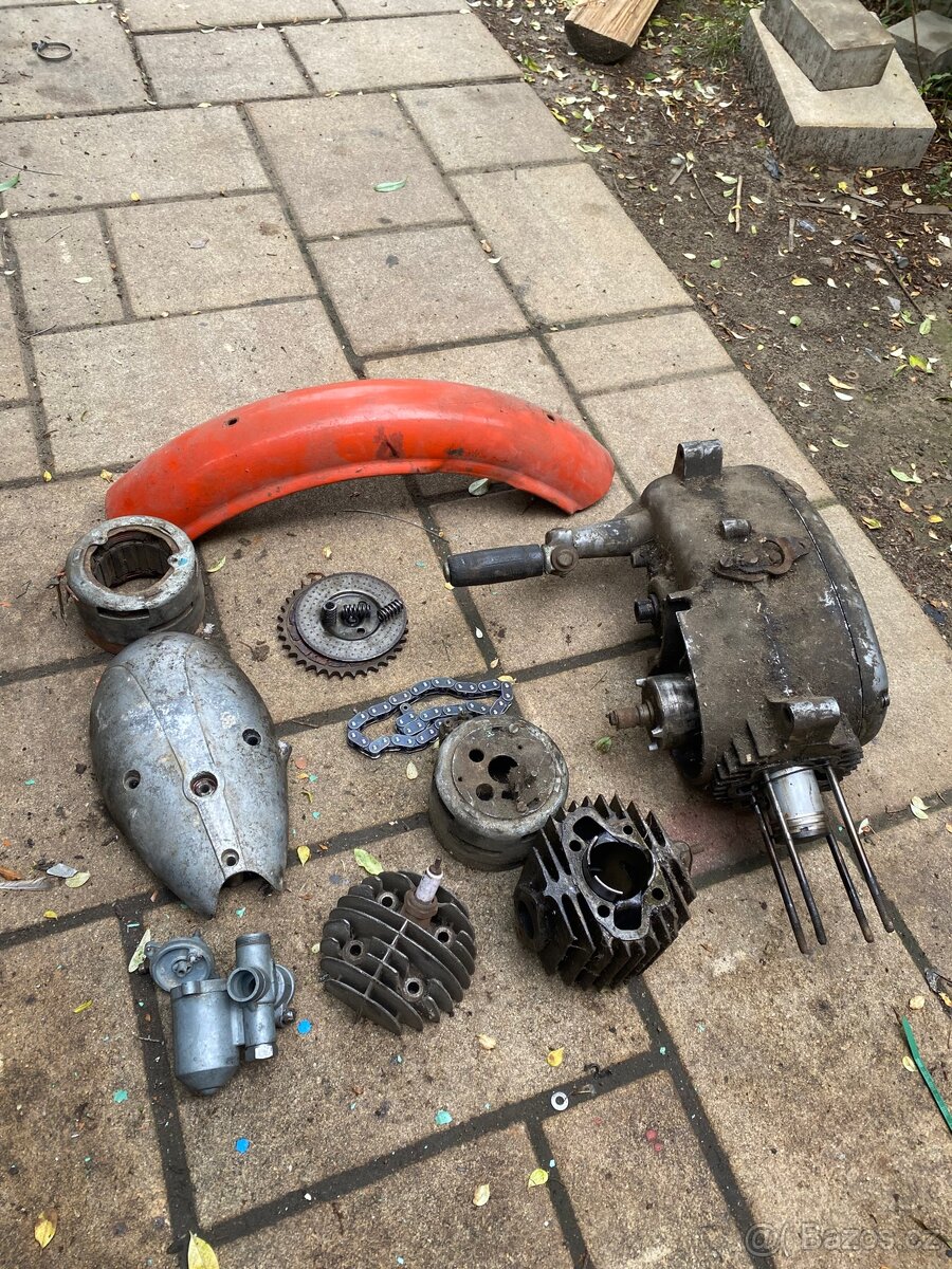 Díly Jawa 555