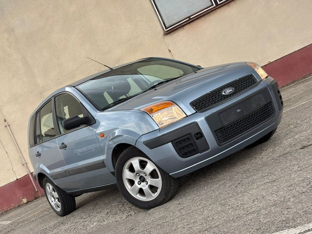 2006 FORD FUSION 84000KM HAVAROVANÝ ZADEK