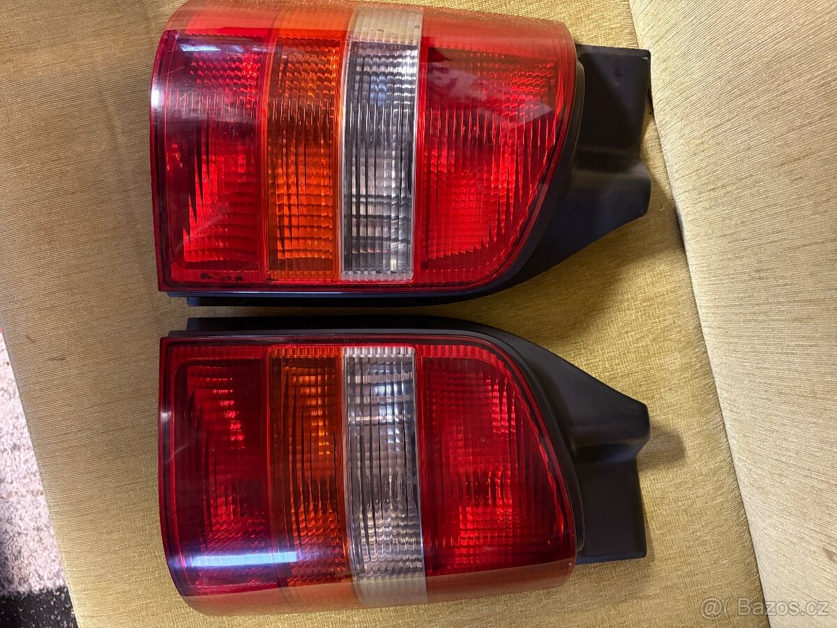 Zadní světla VW Transporter T5