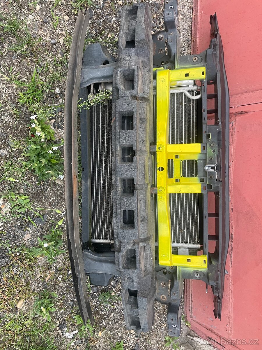 Chladičová stěna Passat b6
