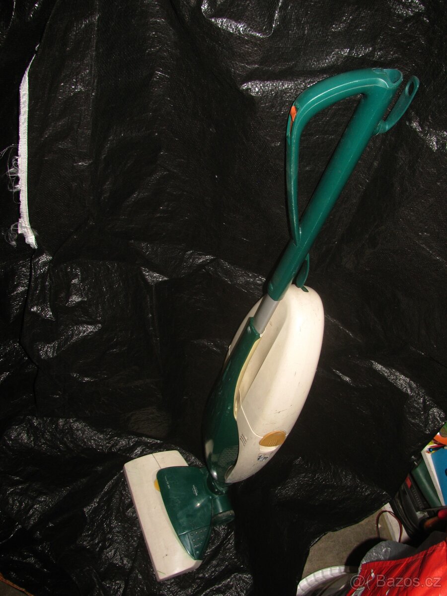VYSAVAČ VORWERK KOBOLD 130-1 A KARTÁČ KOBOLD 350