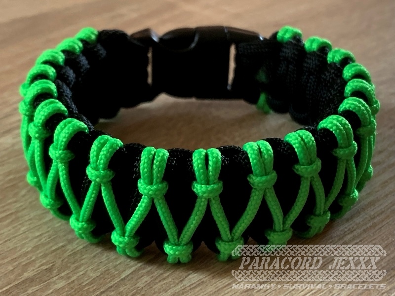 Paracord náramek (19,5 cm) black - neon