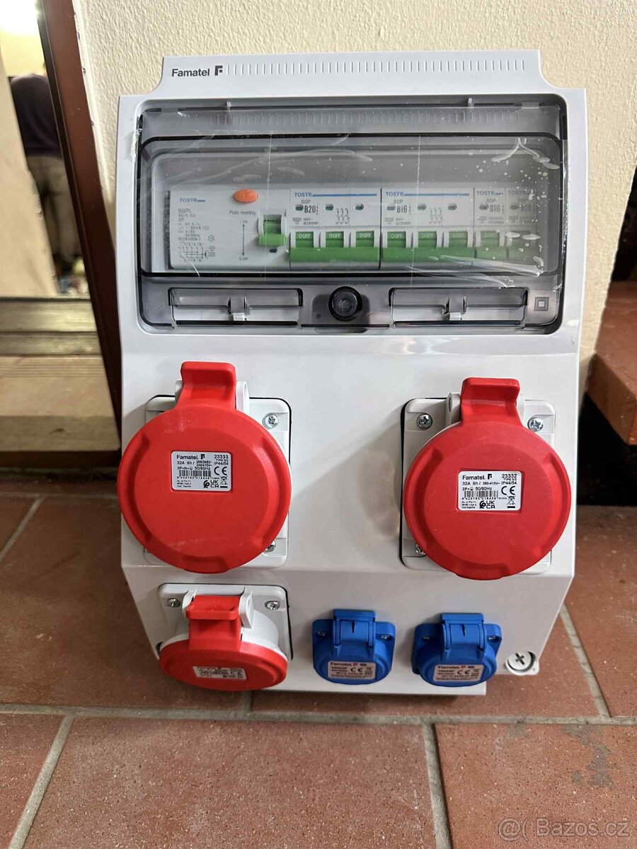 Zásuvková skříň FAMATEL 3x400V 2x230V