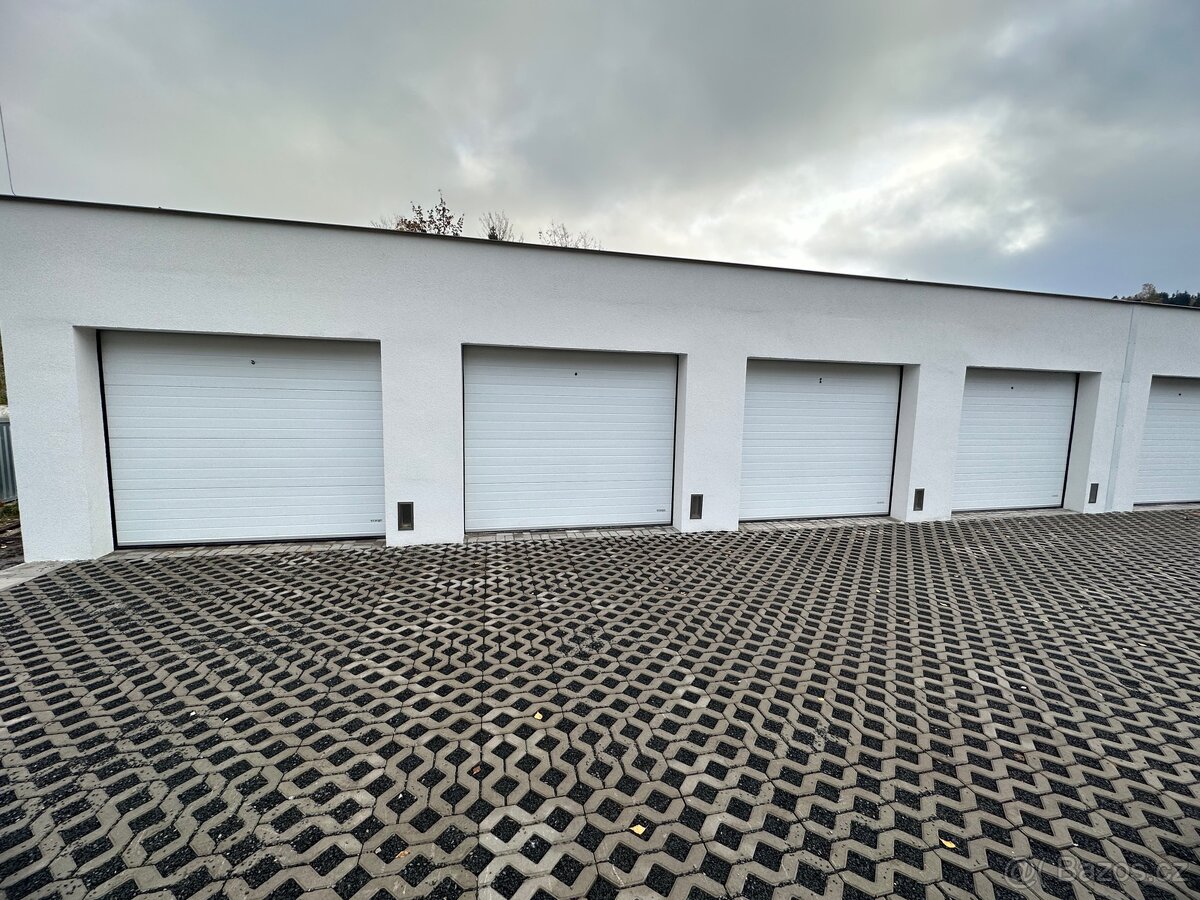 Řadová garáž pronájem