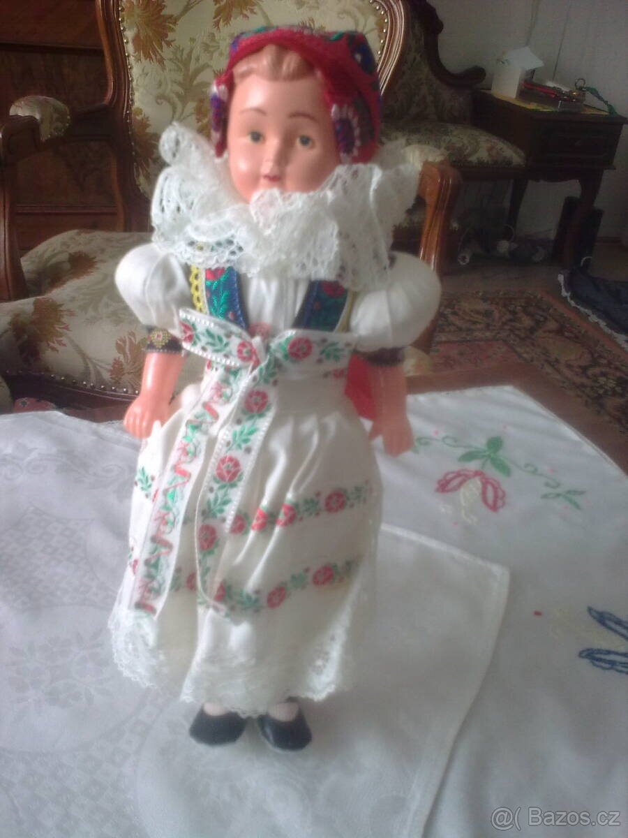 krojovaná panenka