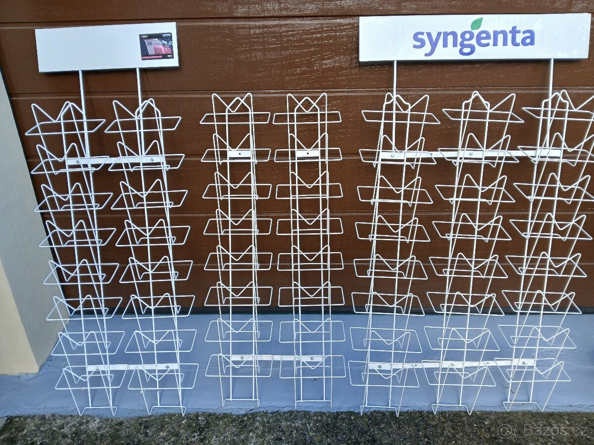 Kovový stojan na katalogy-noviny- nástěnný