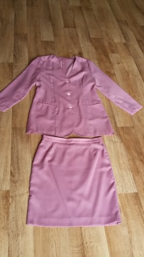 Starorůžový kostýmek