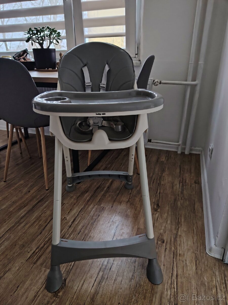 Dětská židlička jídelní