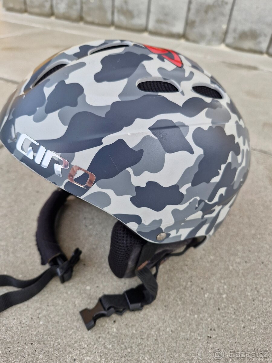 Lyžařská helma GIRO