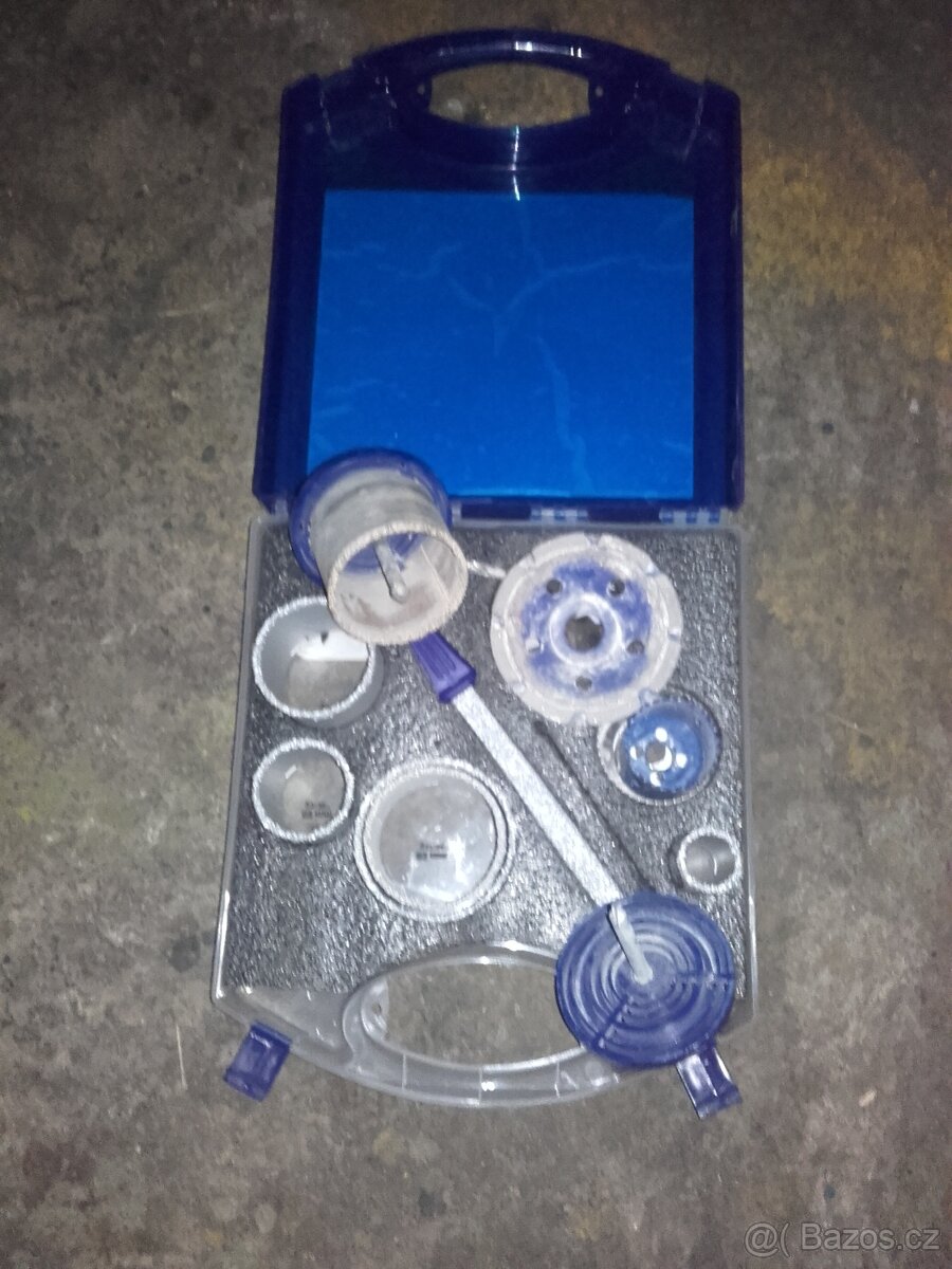 Naradi na vyrezavani dir