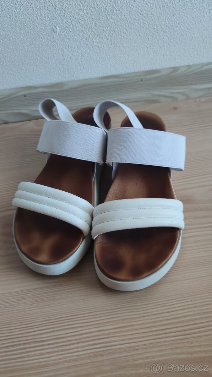 Bílé sandály 38 inuovo