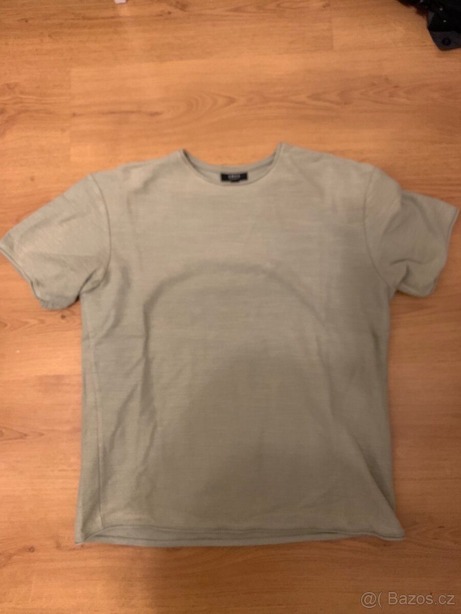 PRODÁM MÓDNÍ TRIČKO