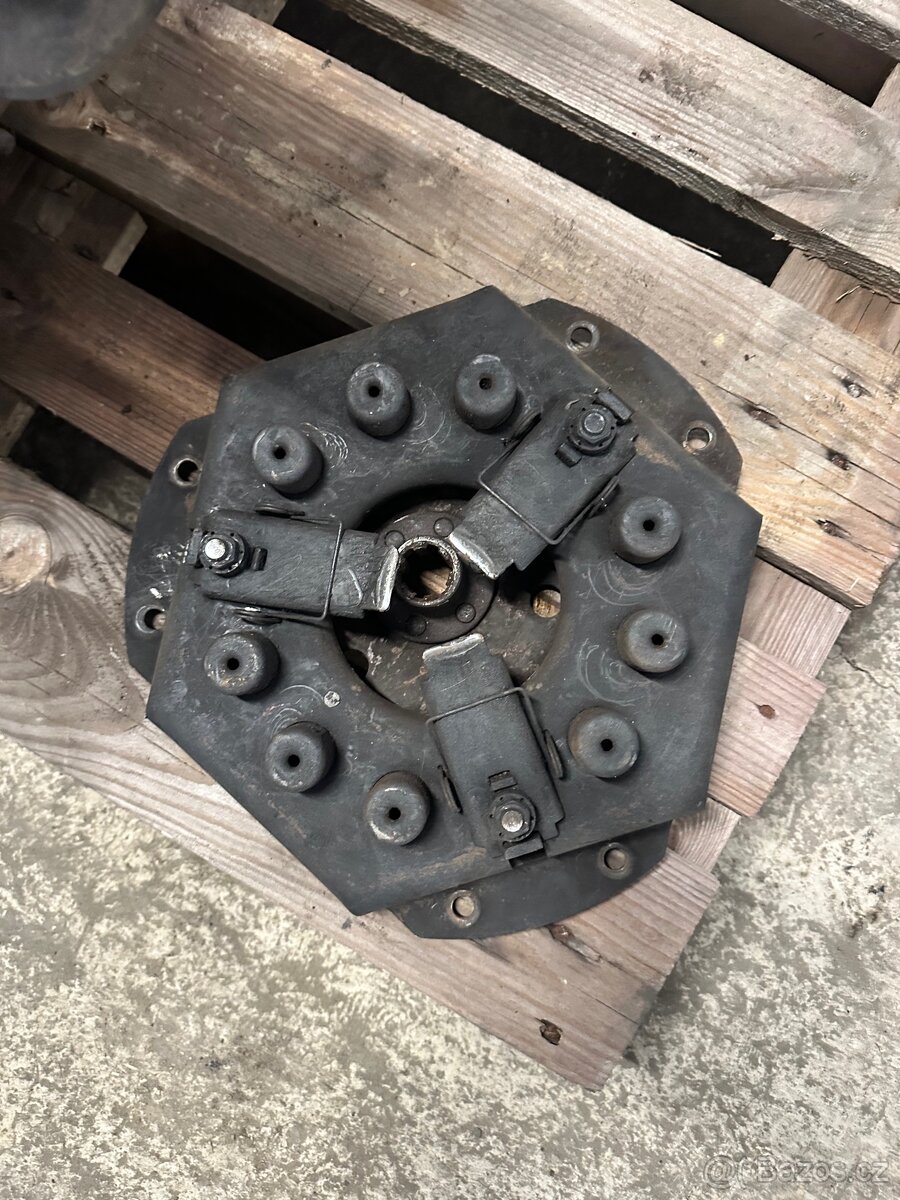 Spojkový koš s spojku