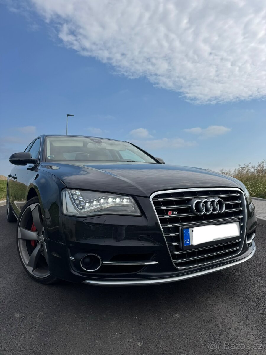 Prodám Audi A8 4.2 FSI – look S8