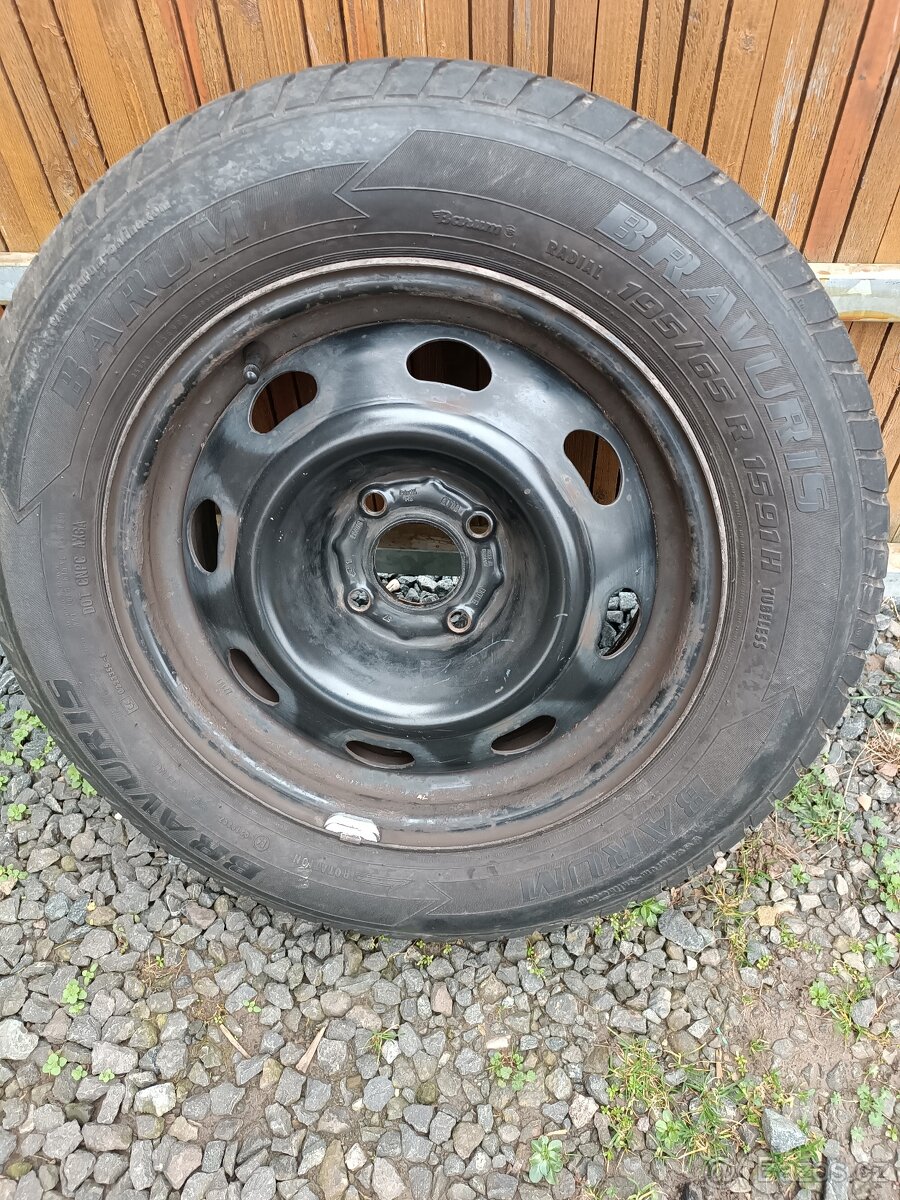 Plechový disk + pneu 195/65 R15 - 1ks