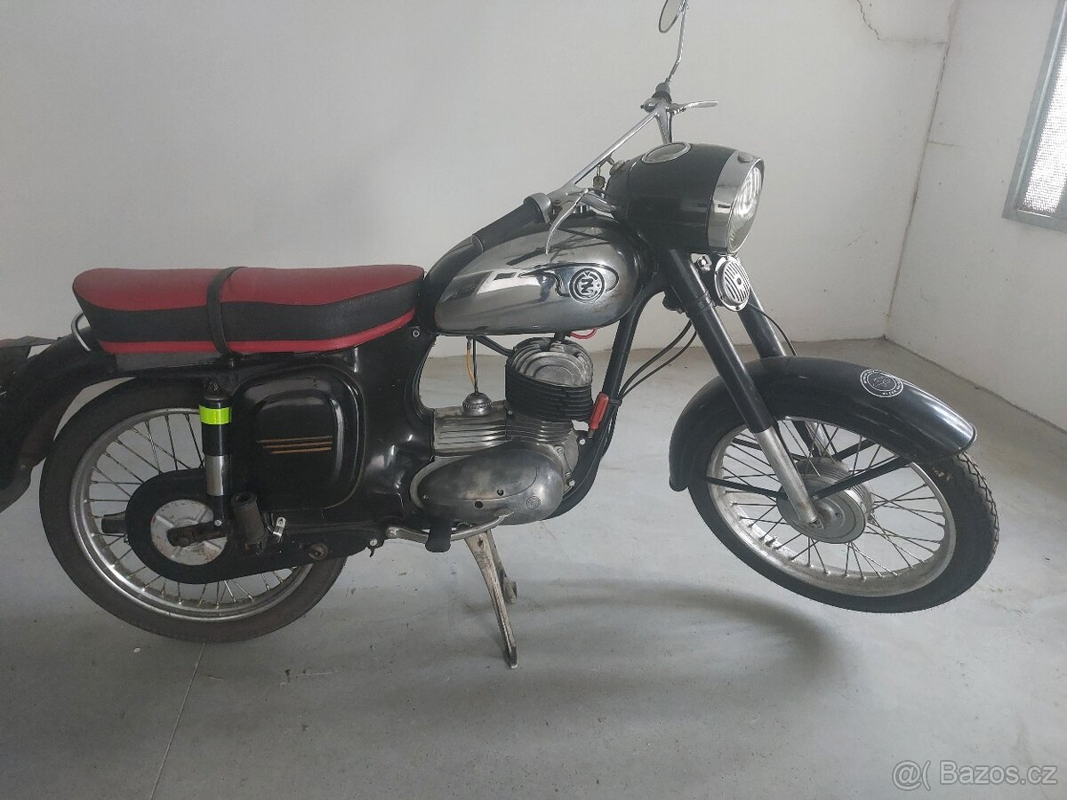 ČZ175 sport