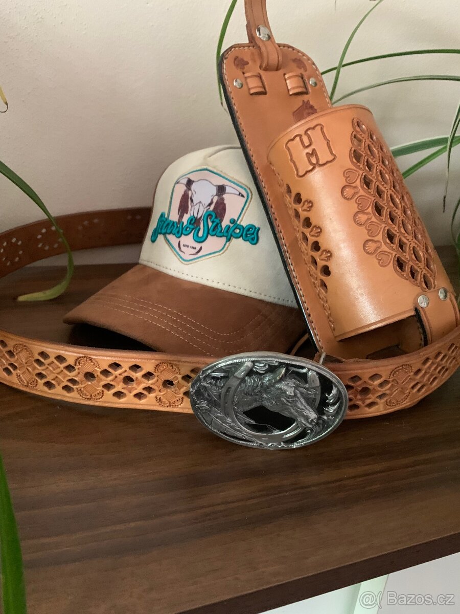 Držák na lahev a pásek