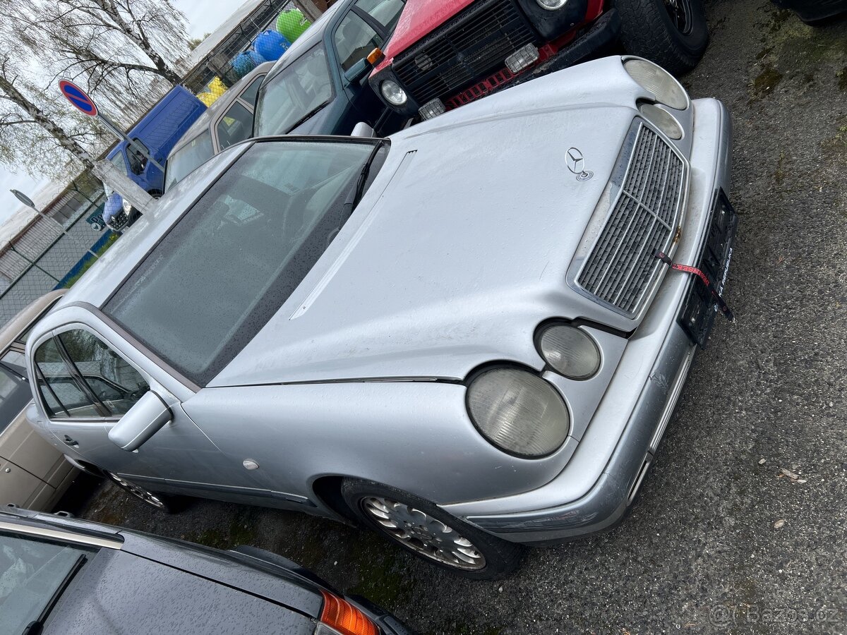 Mercedes Benz W210