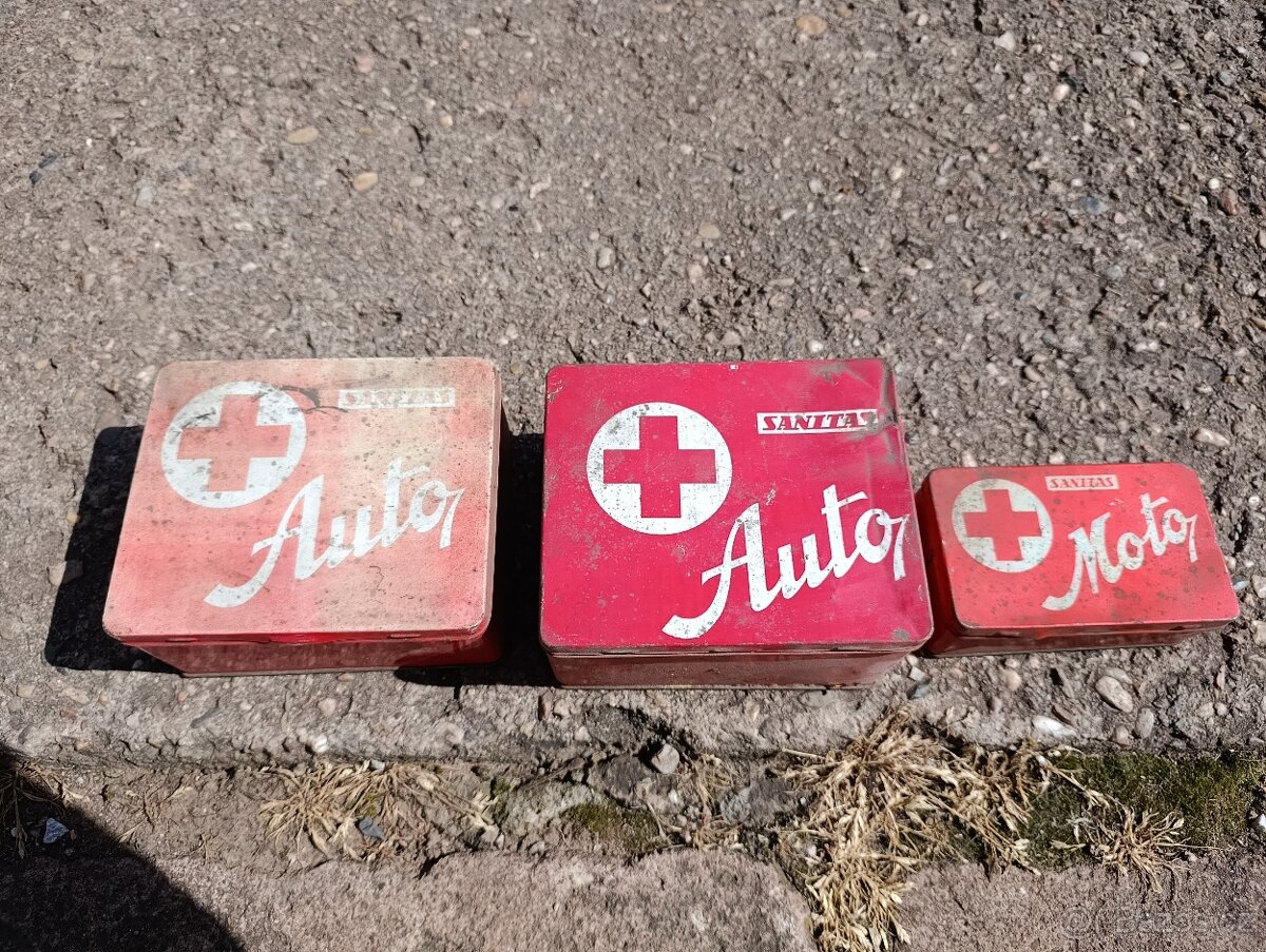 Retro lékárničky a pixla od oleje
