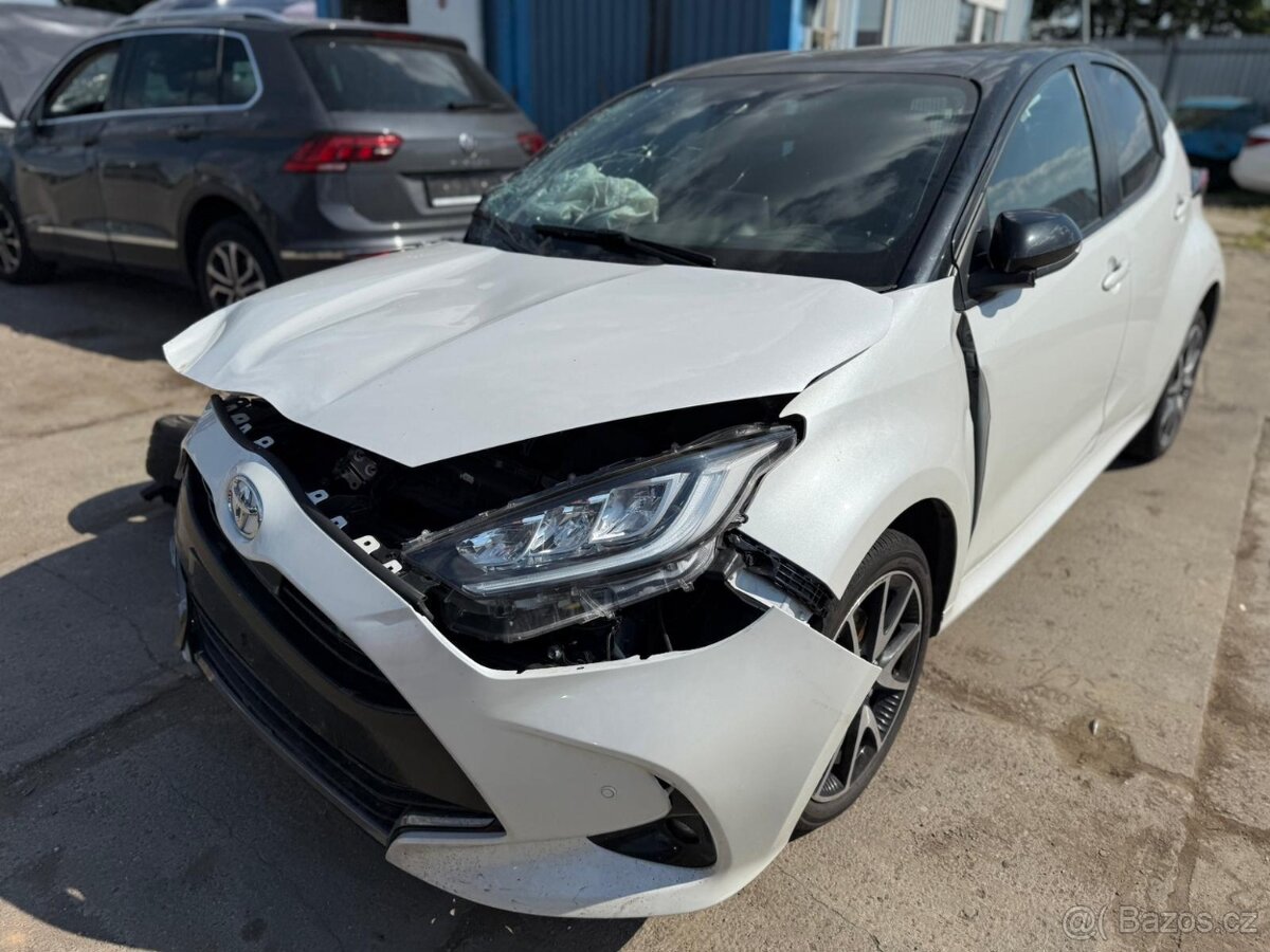 Toyota yaris 1.5i Dynamic Force 2022 motor start