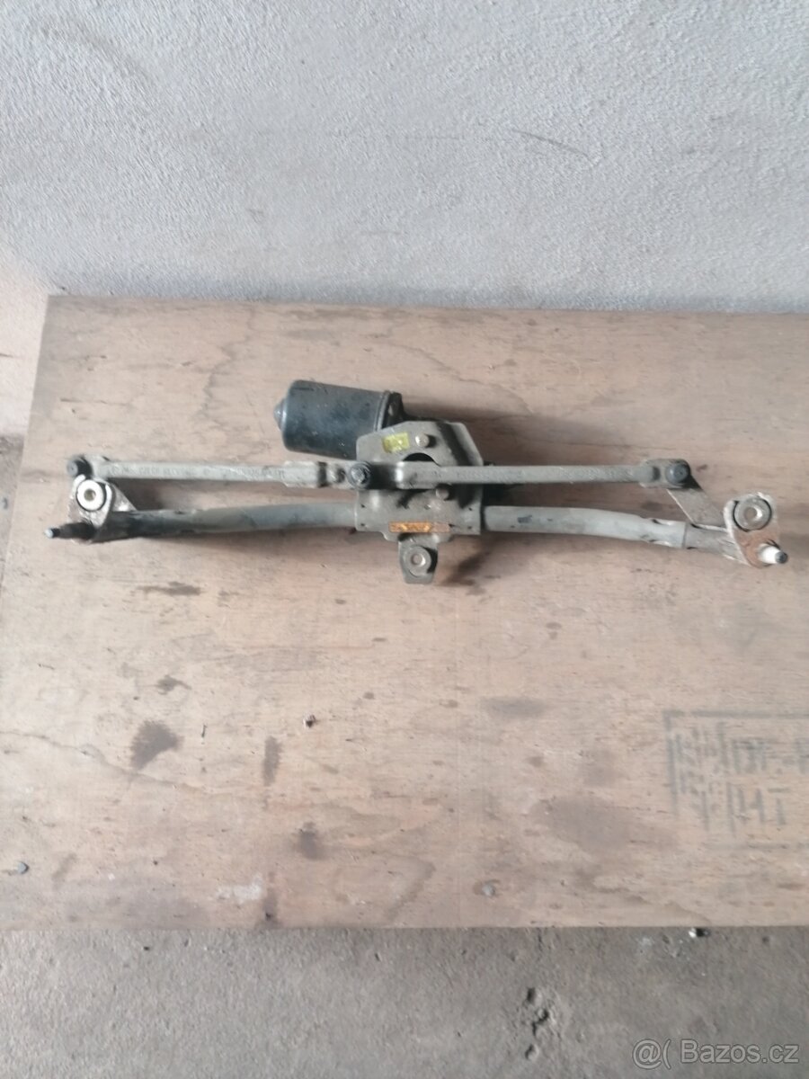 Mechanizmus stěračů Octavia 1