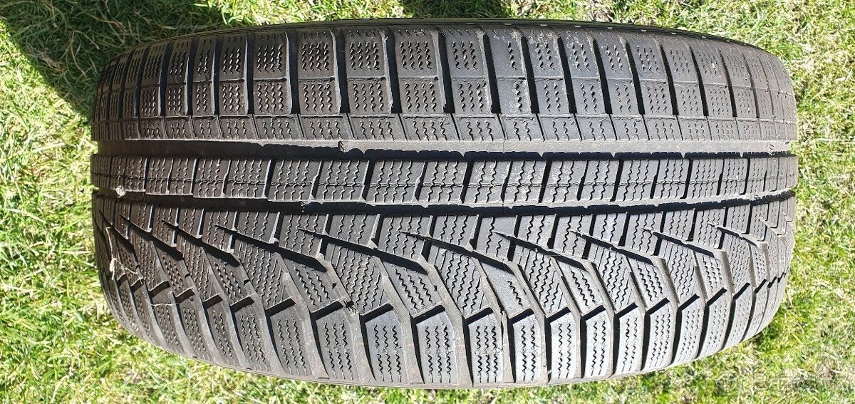 HANKOOK 245/45/19 zimní pneu