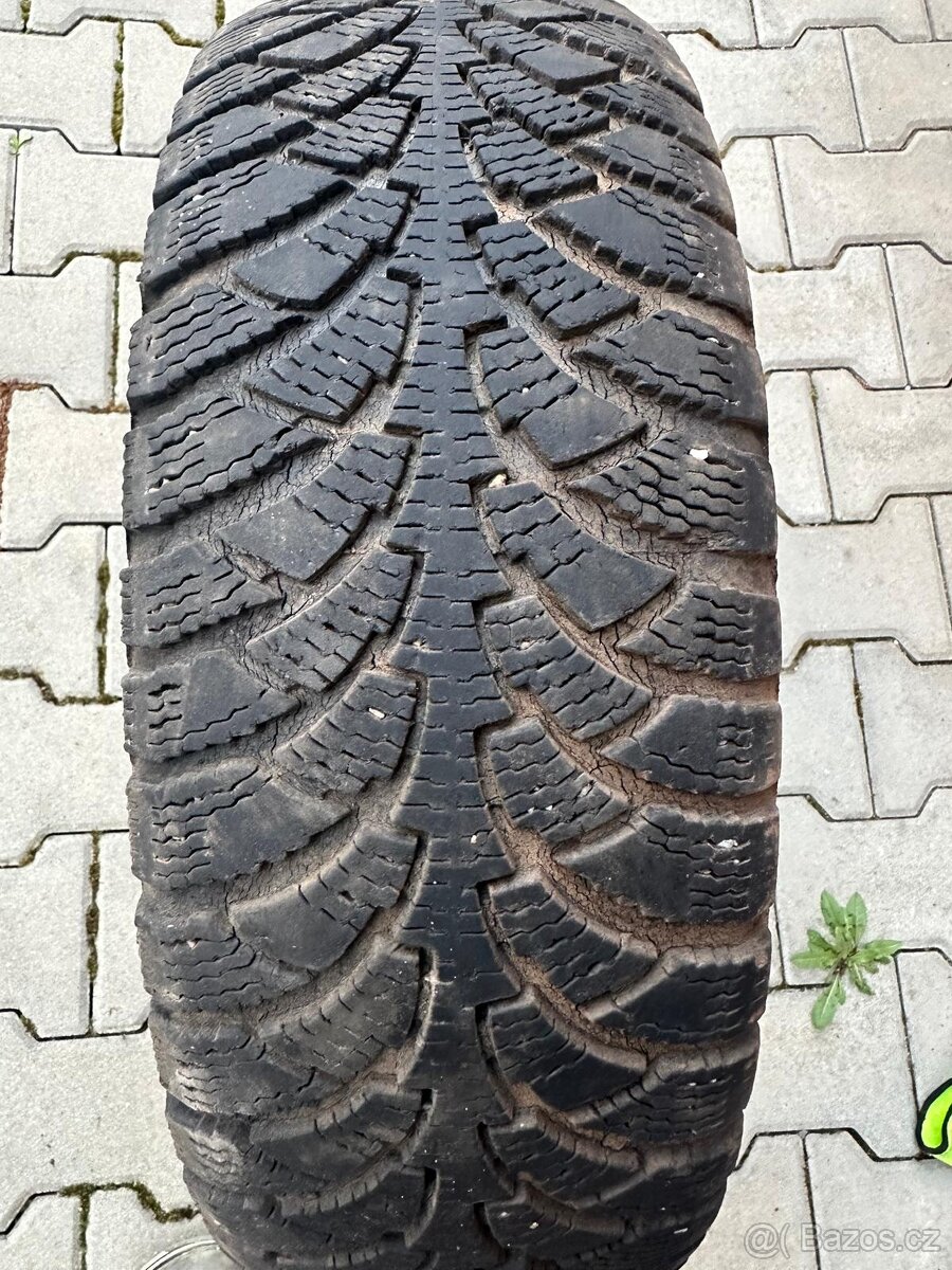 Pneu 195/65 R15 Vraník