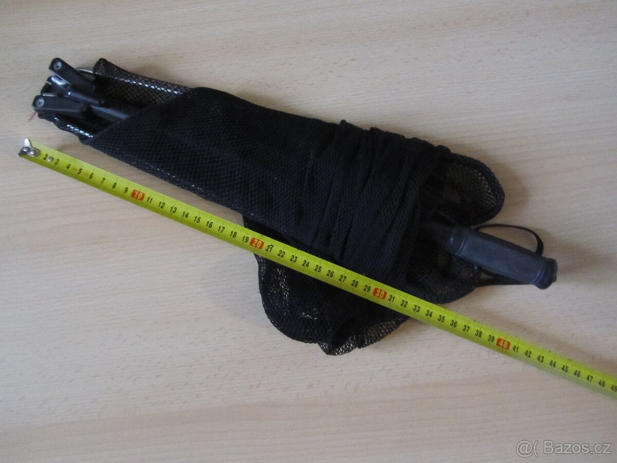 přívlačový podběrák skládací praktický,menší 50cm nový