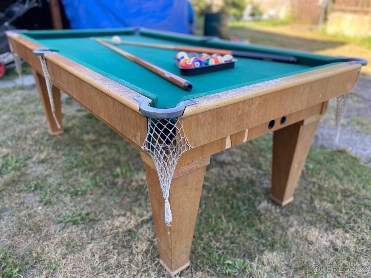 Retro kulečník (pool) – vhodný k renovaci