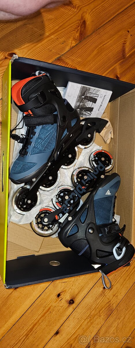 Kolečkové brusle Rollerblade Macroblade 90