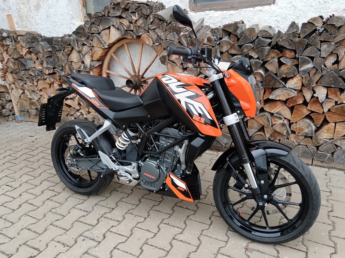 KTM 125 DUKE, najeto 9700km