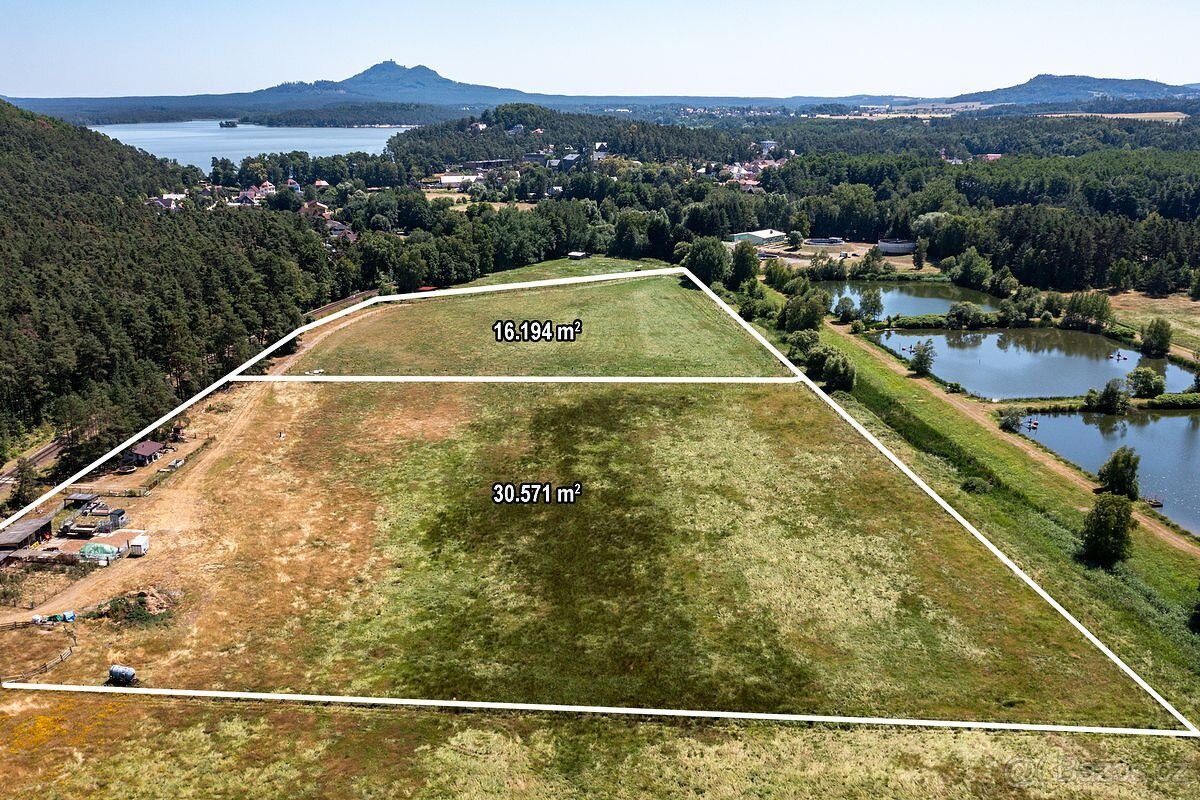 Zavedená farma s pozemky ve Starých Splavech