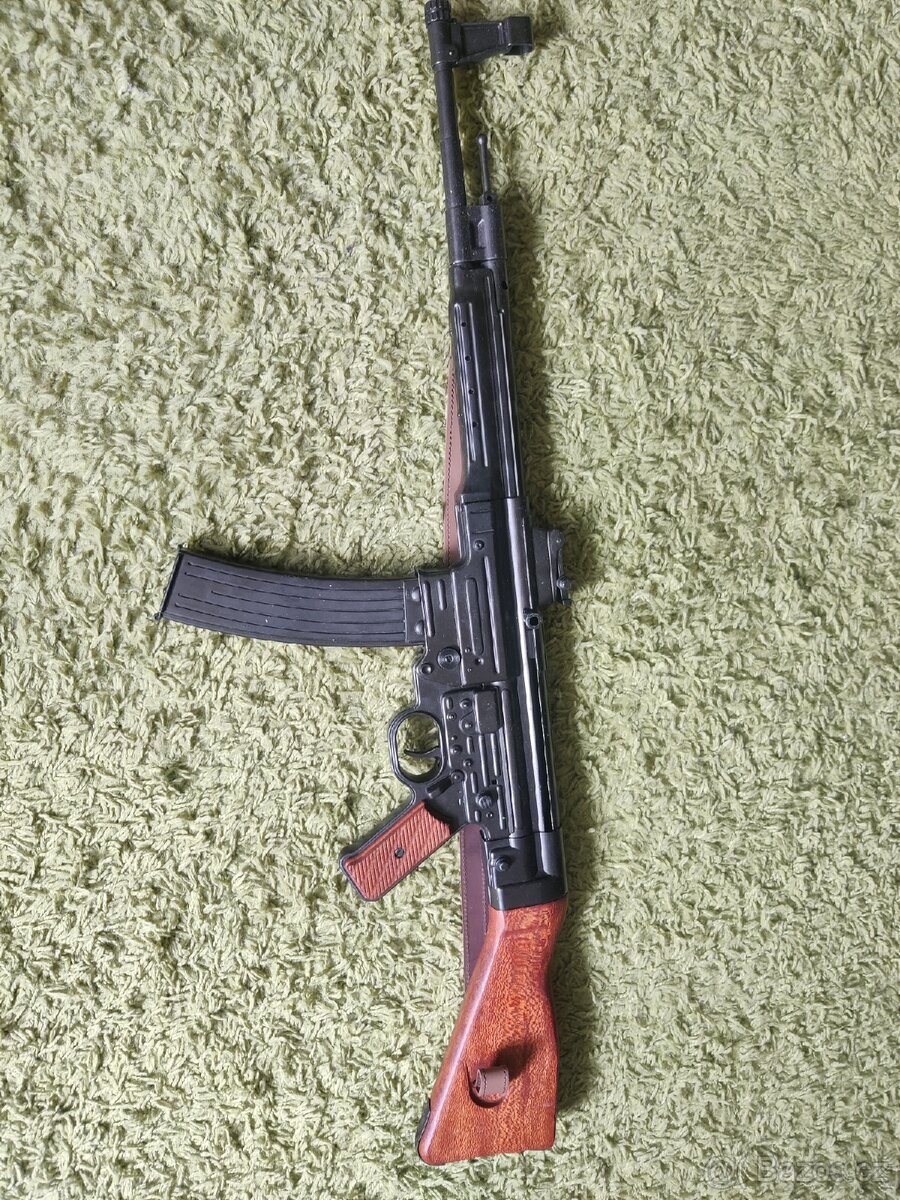 Replika stg44