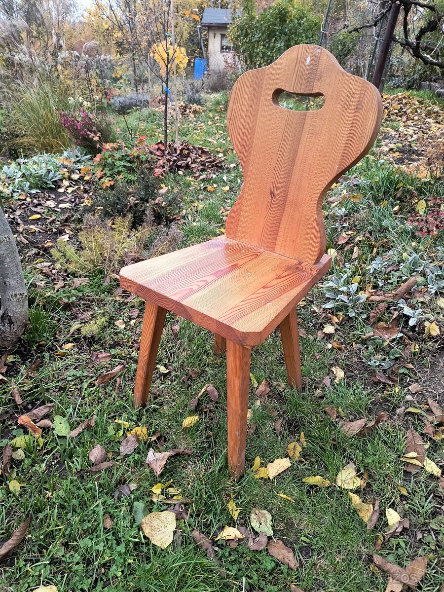 Židle z masivu