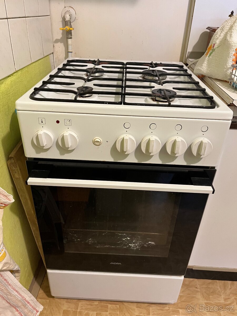 Plynový sporák Mora KS142