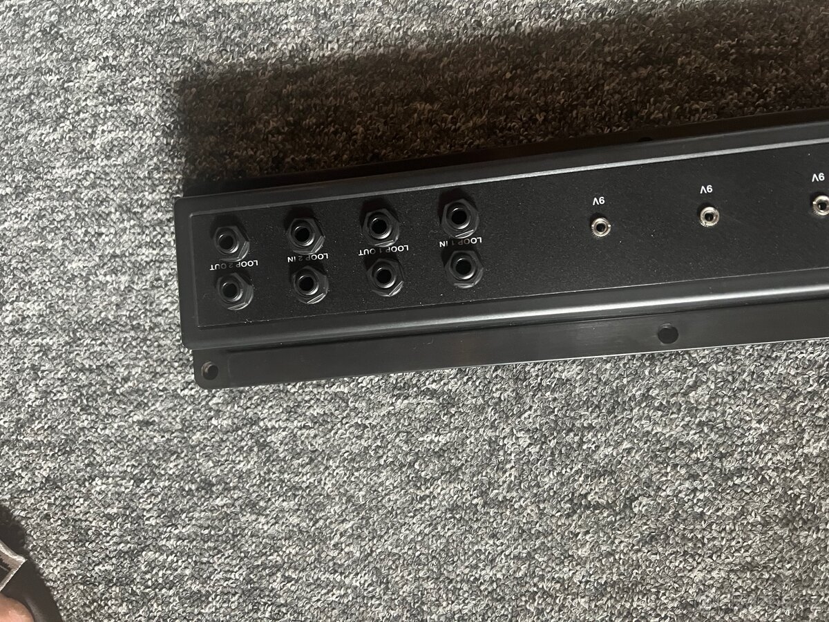 Zdrhali na kytarové efekty