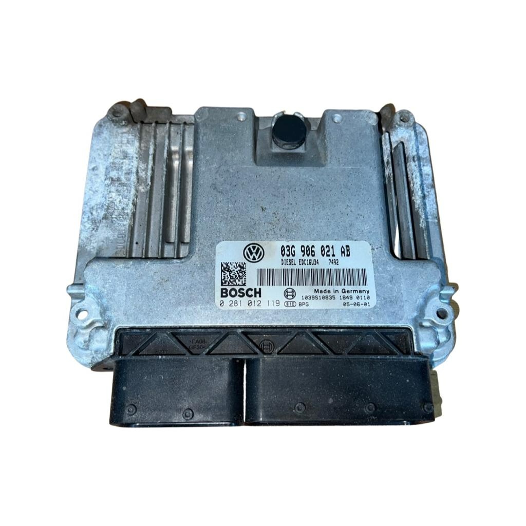 Řídící jednotku motoru BMP 03G906021AB VW Passat B6 r.v.200