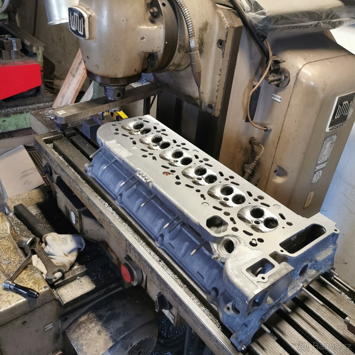 Rovnání hlav motorů generální opravy