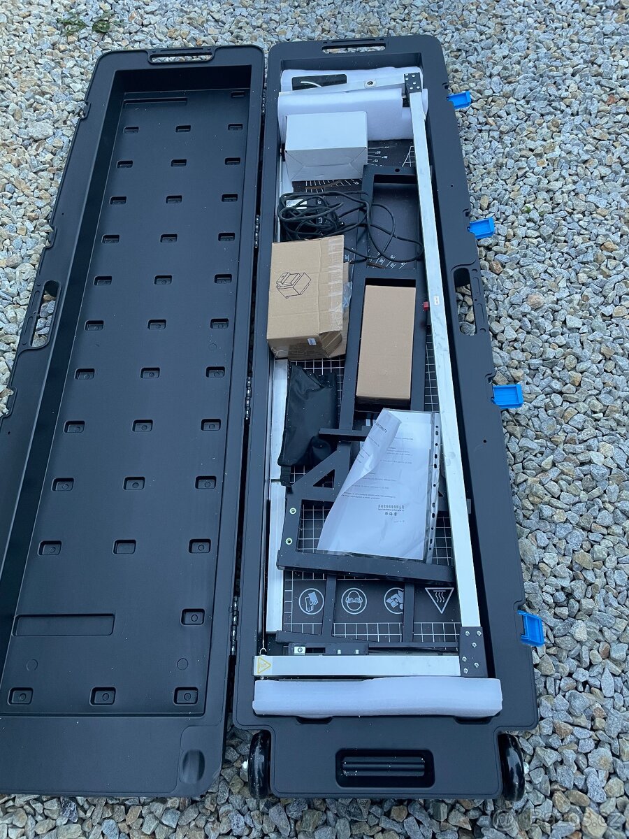 Rezacka na polystyren