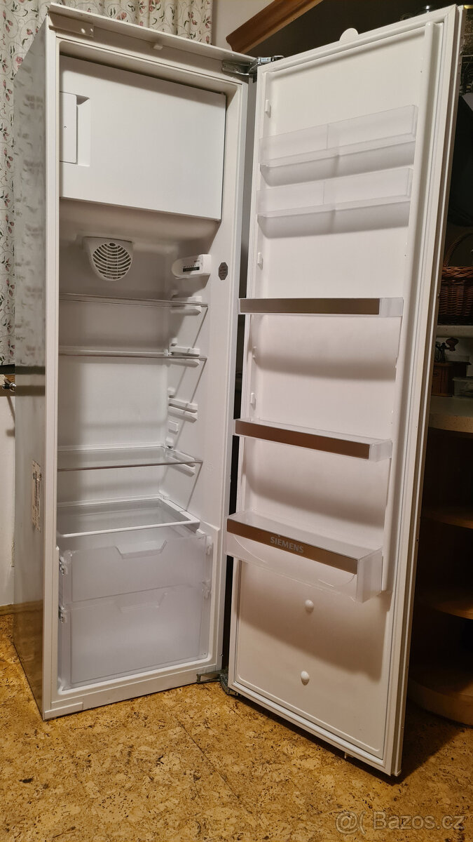 LEDNIČKA vestavná SIEMENS