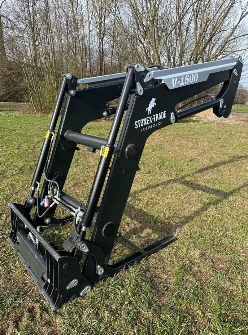 Čelní nakladač HYDRATRAC 1500