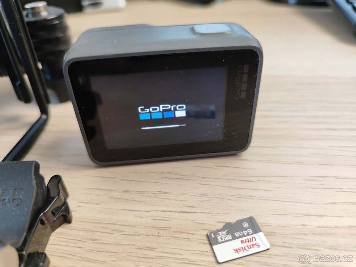 GoPro hero 7 sliver V dobrém stavu,